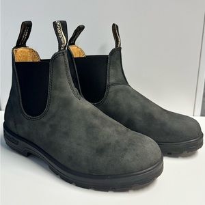 Blundstone women’s 587 boot in Rustic Black